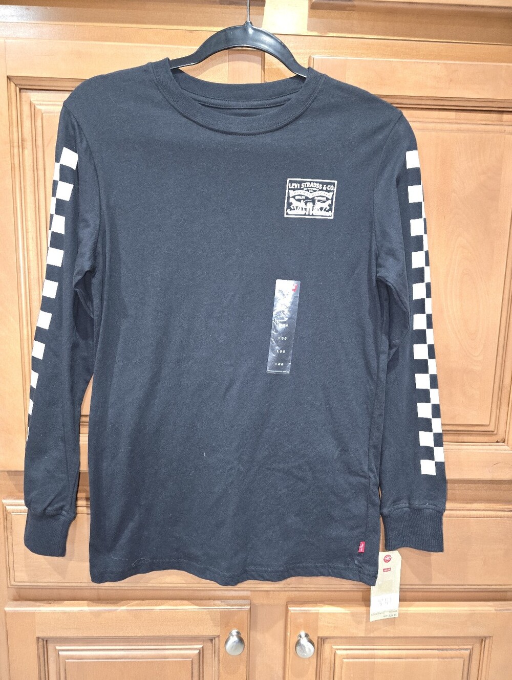 Levi's Black Long-Sleeve Tee with White Checkerboard Sleeves Youth Size Large
